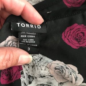 Beautiful sheer skull and roses Torrid blouse.